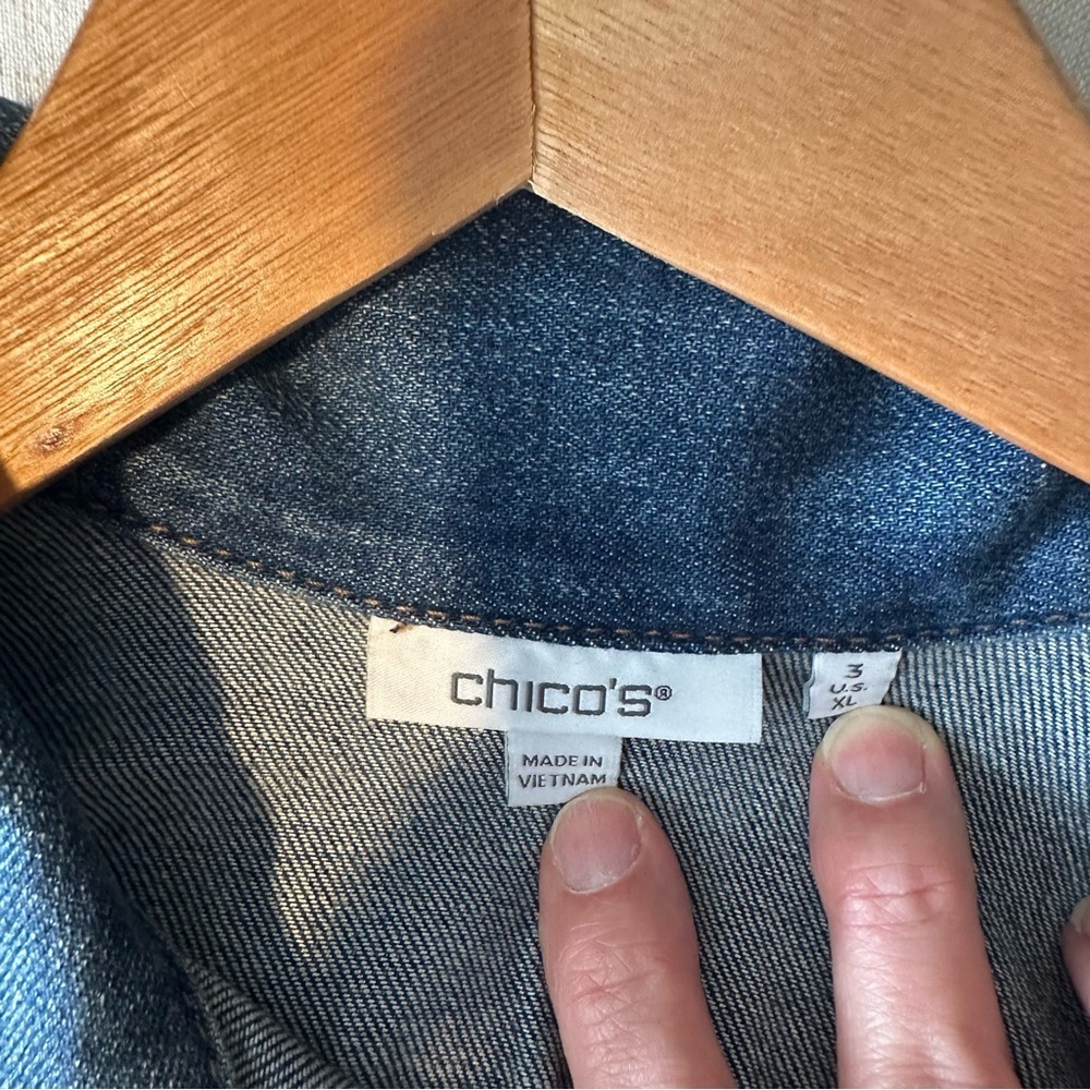 Chico's Women's Cropped Denim Jacket Size 3 Bonsai Indigo - Picture 6 of 7